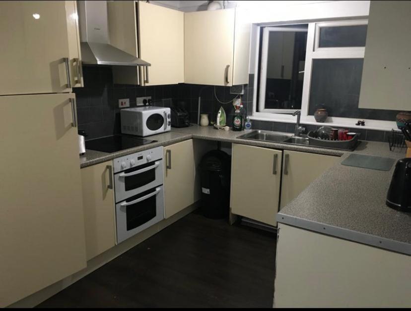 Eastbourne Late Check In Available Apartment Polegate Exterior photo